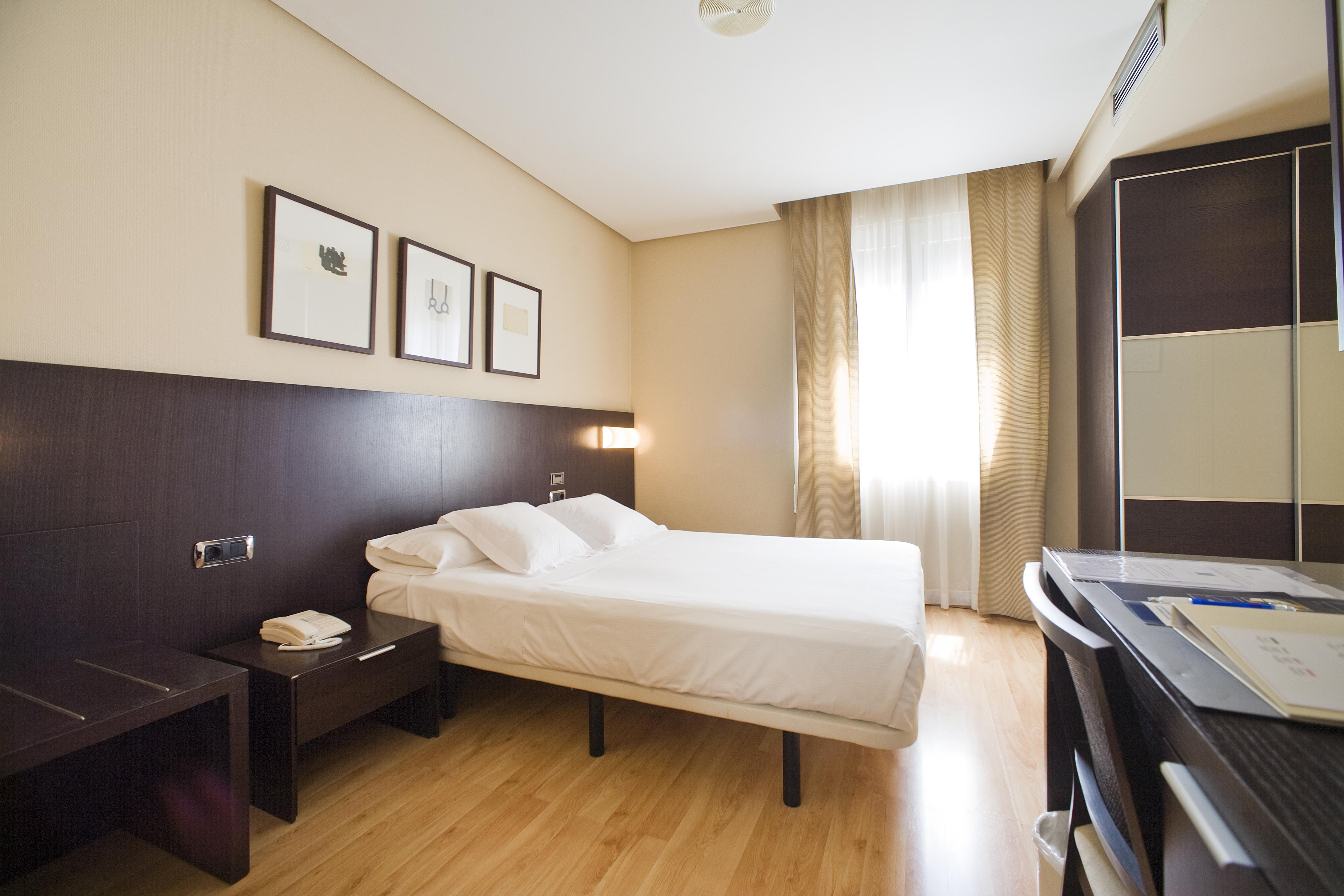 Hotel Sercotel Tudela Bardenas Екстер'єр фото